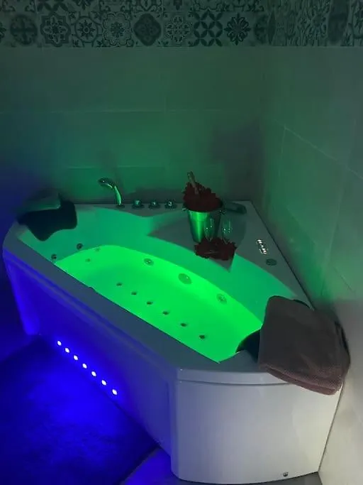 Magnifique Villa Avec Piscine, Jacuzzi Et Baignoire Balneo Upie