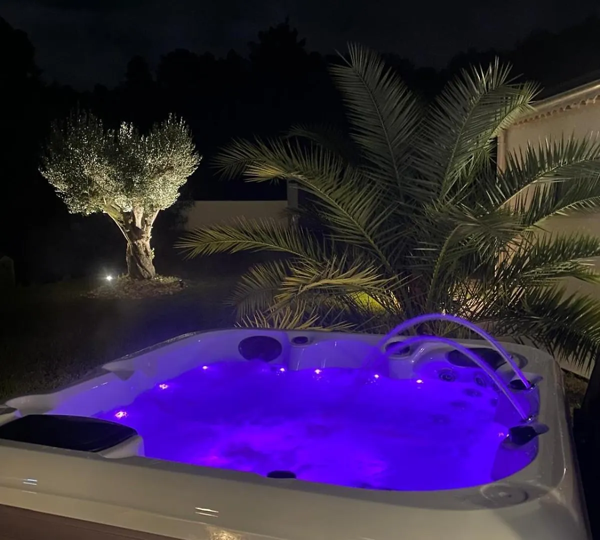 Magnifique Villa Avec Piscine, Jacuzzi Et Baignoire Balneo Upie